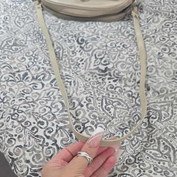 Salvatore Ferragamo Beige RARE Vantage Shoulder Bag AUTHENTIC - Picture 13 of 16